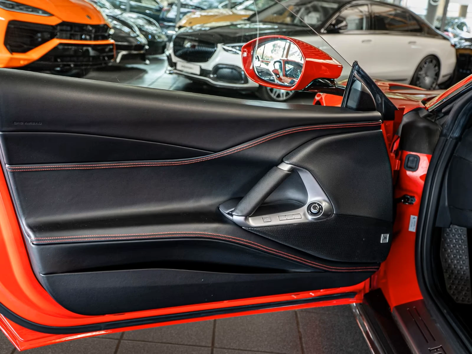 Ferrari 812 Superfast ROSSO CORSA* DCT F1* CARBON* JBL* 360 CAM* LIFT*  | Mobile.bg � ����������� 9