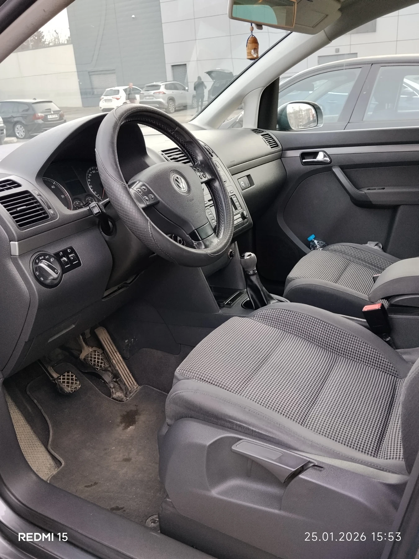 VW Touran 2.0 TDI 140 к.с, снимка 7 - Автомобили и джипове - 54808556