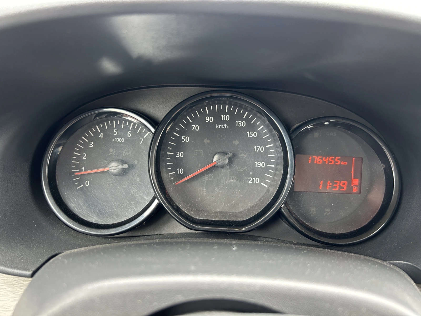 Dacia Lodgy 1.6-Газ/Бензин, снимка 11 - Автомобили и джипове - 54931258