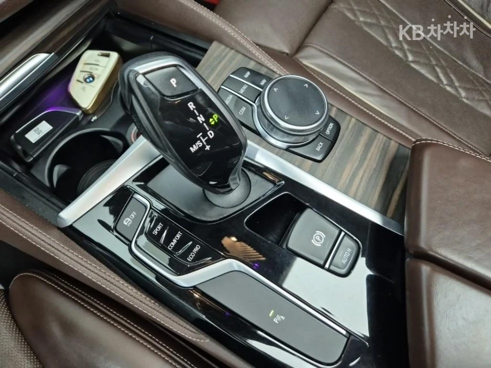 BMW 530 LUXURY PLUS* OBDUX* PODGREV* 123000km!!!, снимка 12 - Автомобили и джипове - 54957193