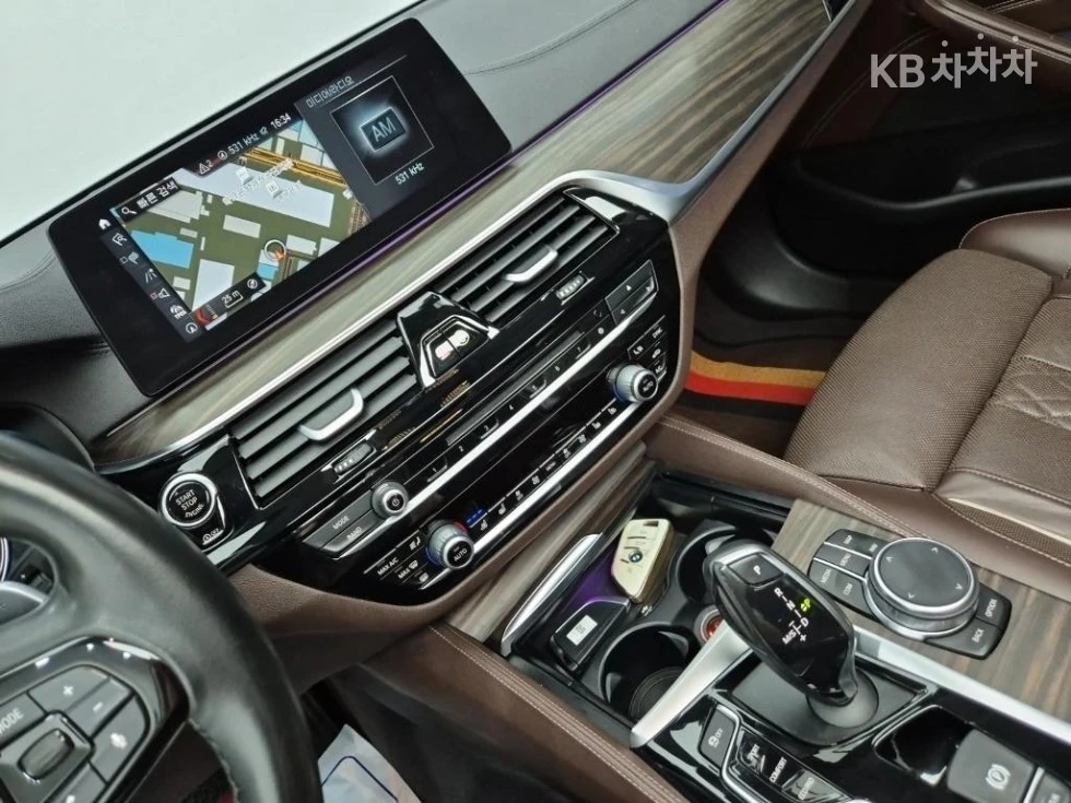 BMW 530 LUXURY PLUS* OBDUX* PODGREV* 123000km!!!, снимка 9 - Автомобили и джипове - 54957193