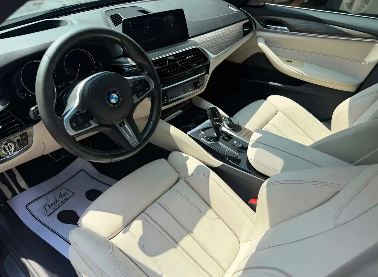 BMW 530 X-Drive* M-Pack* Harman Kardon, снимка 6 - Автомобили и джипове - 55185795