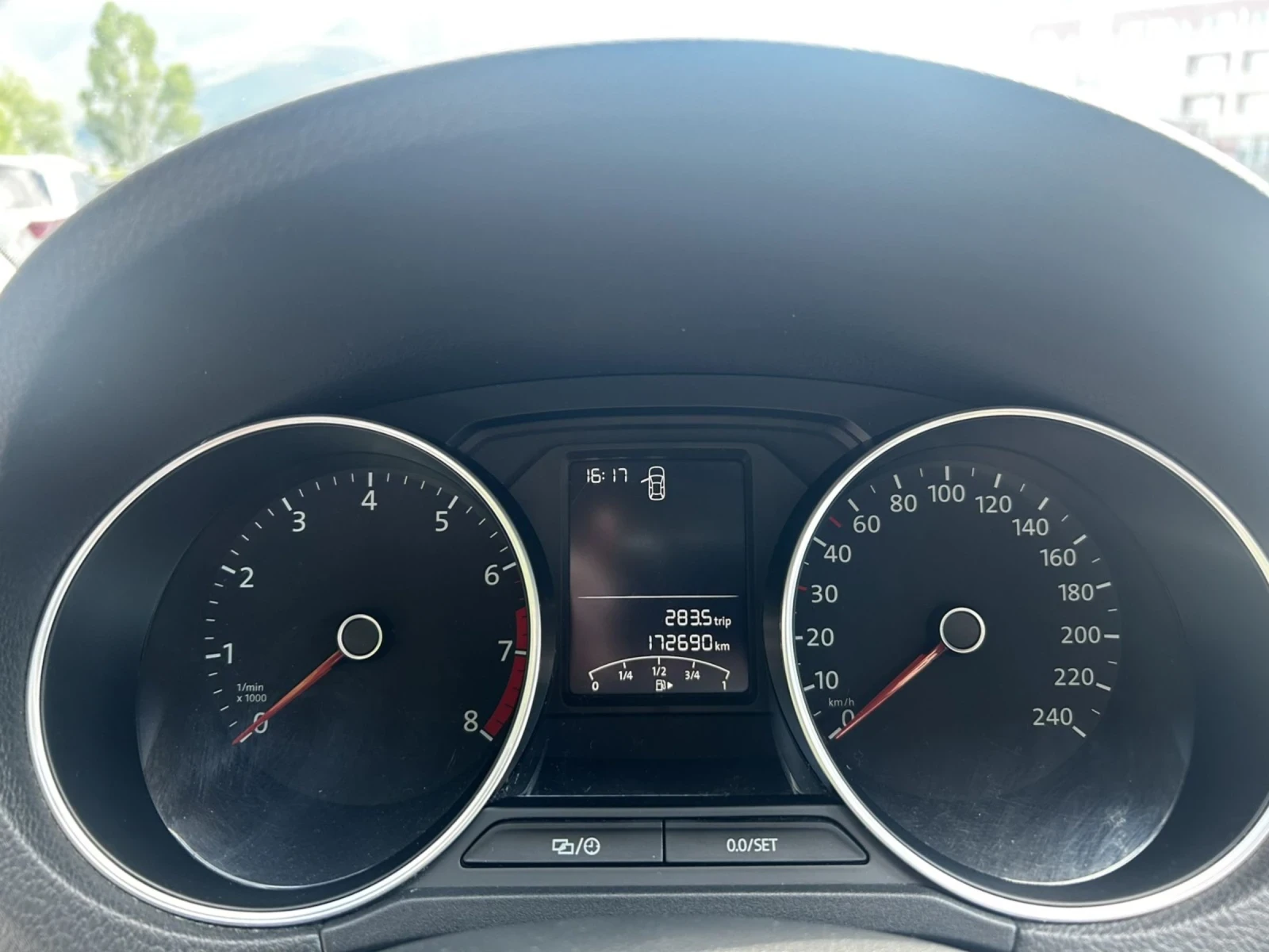 VW Polo 1.0, снимка 10 - Автомобили и джипове - 55363951