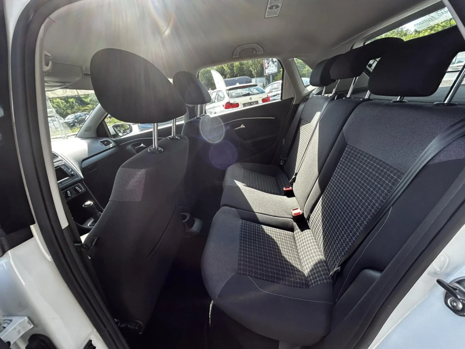 VW Polo 1.0, снимка 12 - Автомобили и джипове - 55363951