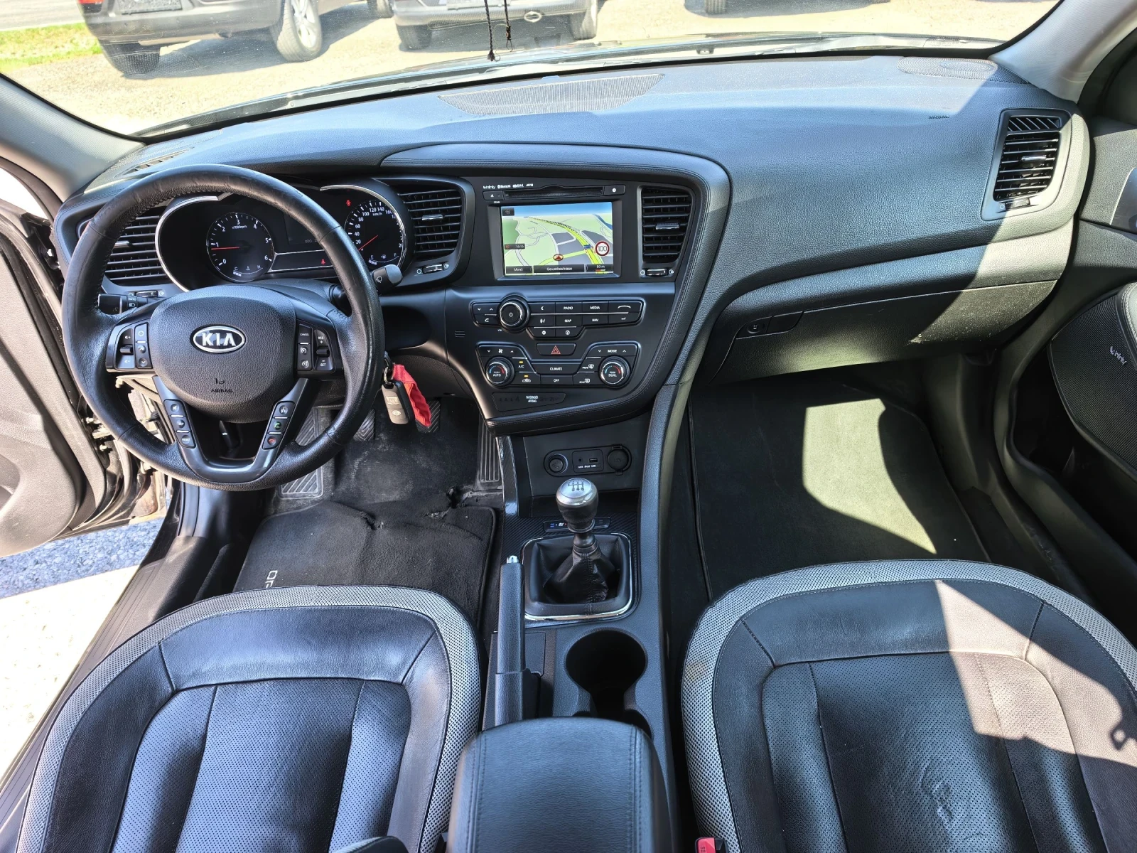 Kia Optima 1.7 136кс Фуул Екстри , снимка 8 - Автомобили и джипове - 55540454