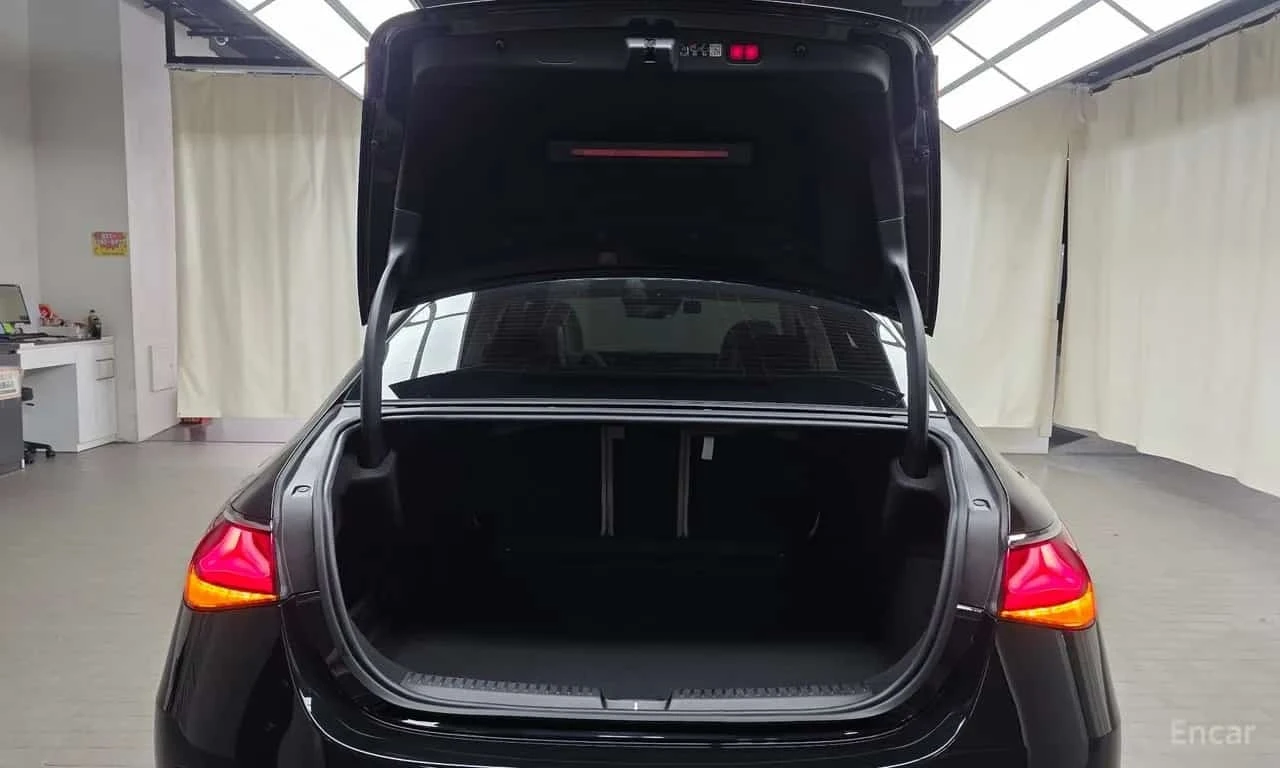 Mercedes-Benz E 220 4MATIC Exclusive * ОПЦИЯ ЗА ФИНАНСИРАНЕ * , снимка 16 - Автомобили и джипове - 55730547