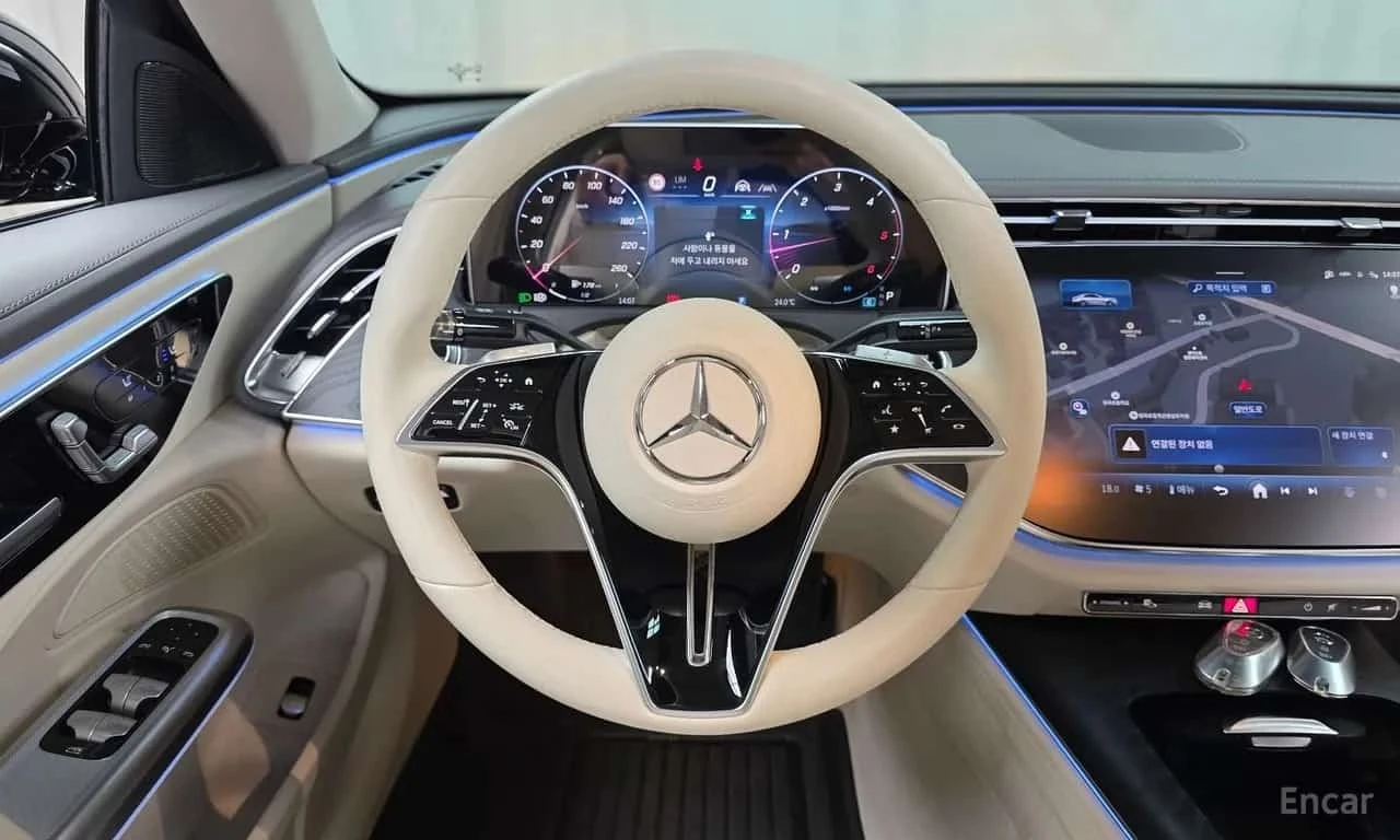 Mercedes-Benz E 220 4MATIC Exclusive * ОПЦИЯ ЗА ФИНАНСИРАНЕ * , снимка 14 - Автомобили и джипове - 55730547