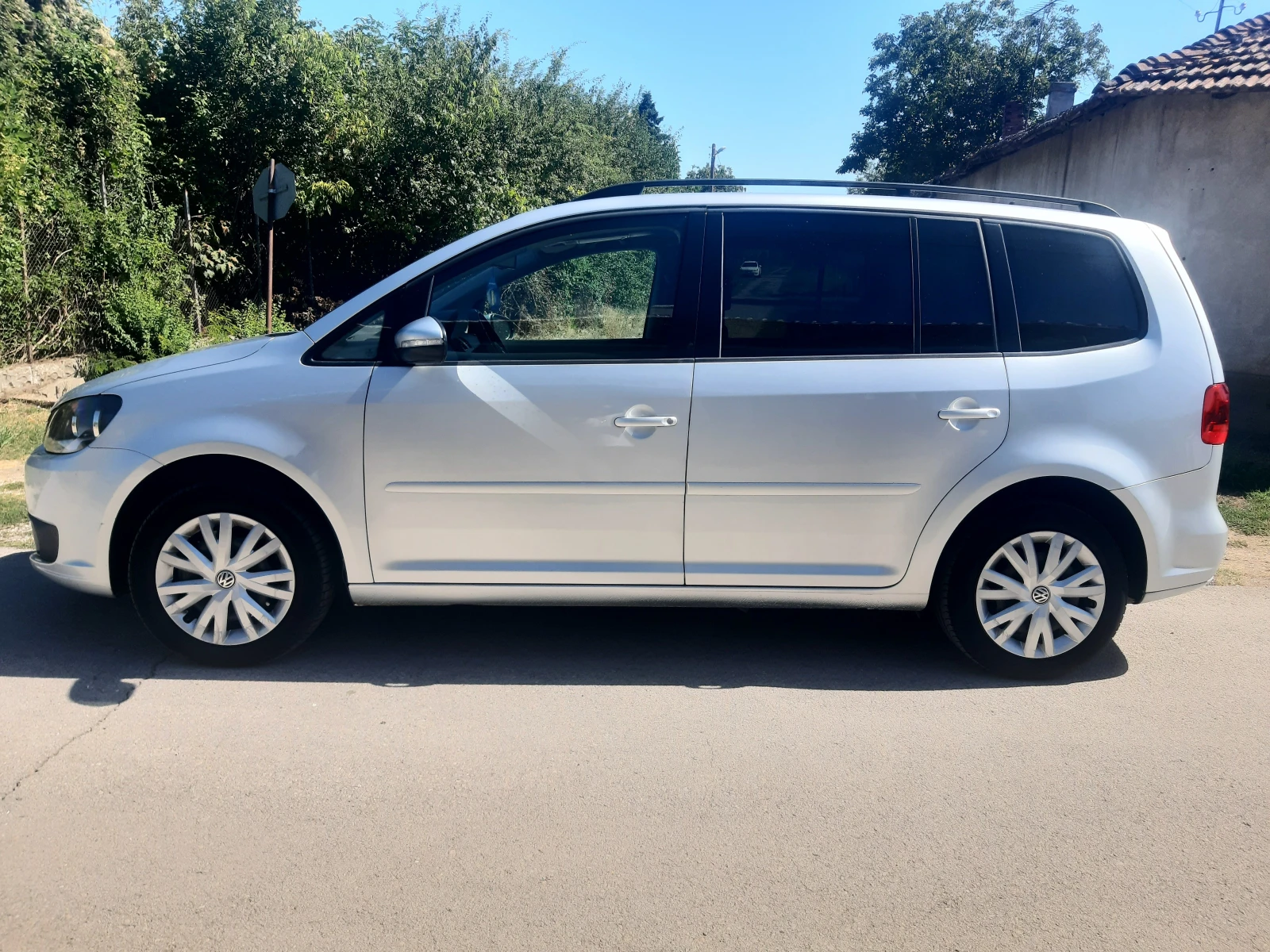 VW Touran 1.4 TSI ECOFUEL, снимка 4 - Автомобили и джипове - 55979435