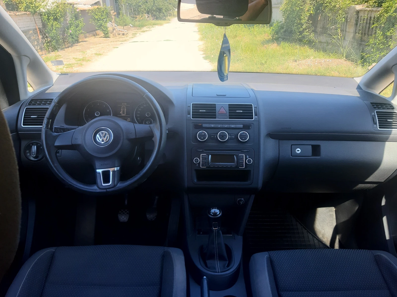 VW Touran 1.4 TSI ECOFUEL, снимка 11 - Автомобили и джипове - 55979435