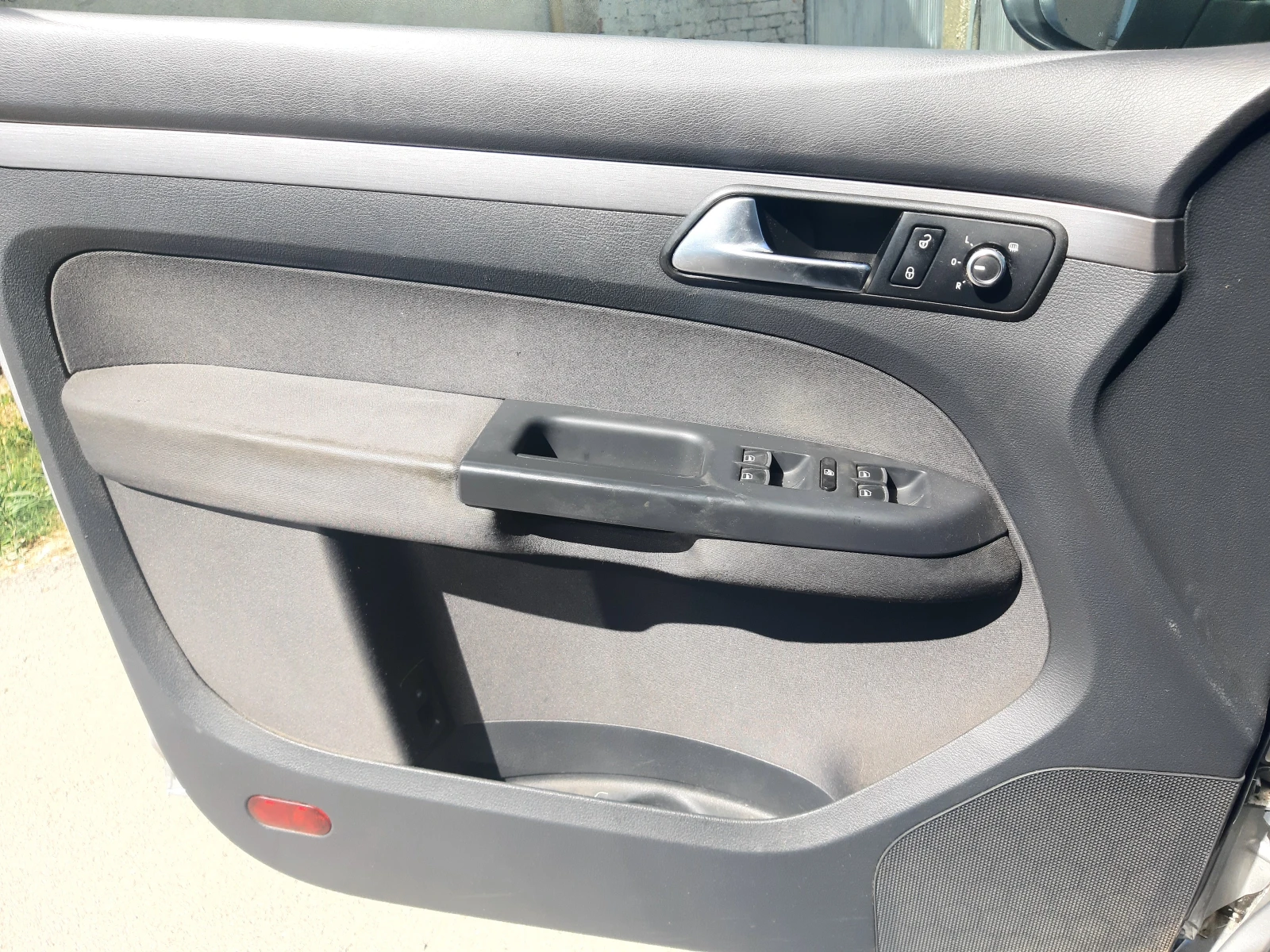 VW Touran 1.4 TSI ECOFUEL, снимка 9 - Автомобили и джипове - 55979435