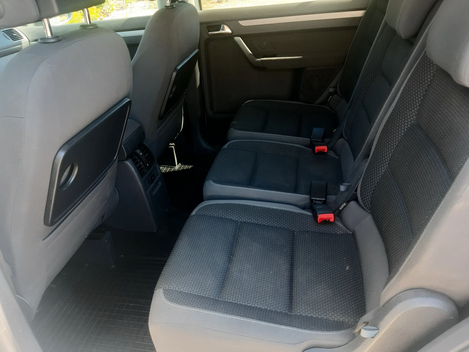 VW Touran 1.4 TSI ECOFUEL, снимка 8 - Автомобили и джипове - 55979435