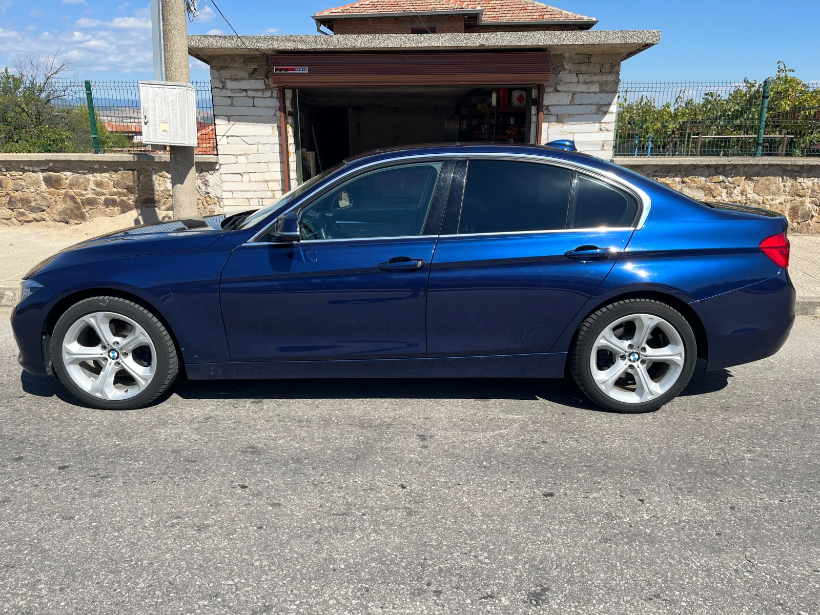 BMW 330 Всичко платено + Каско, снимка 6 - Автомобили и джипове - 56124423