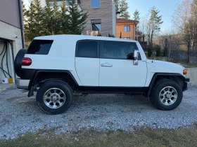 Toyota Fj cruiser - 26900 € / 52611.83 лв. - 64944386 4