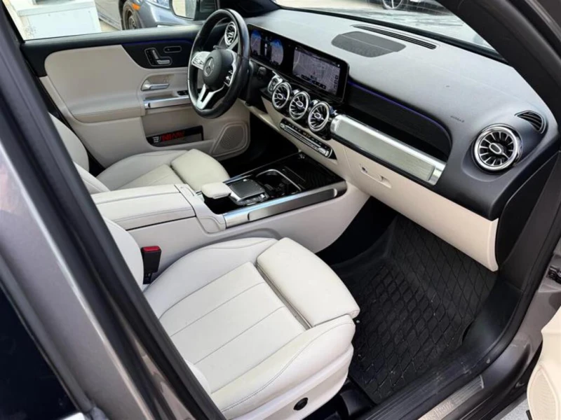 Mercedes-Benz GLB  4Matic* 360* PANO* MBUX* KEYLESS, снимка 11 - Автомобили и джипове - 53163153