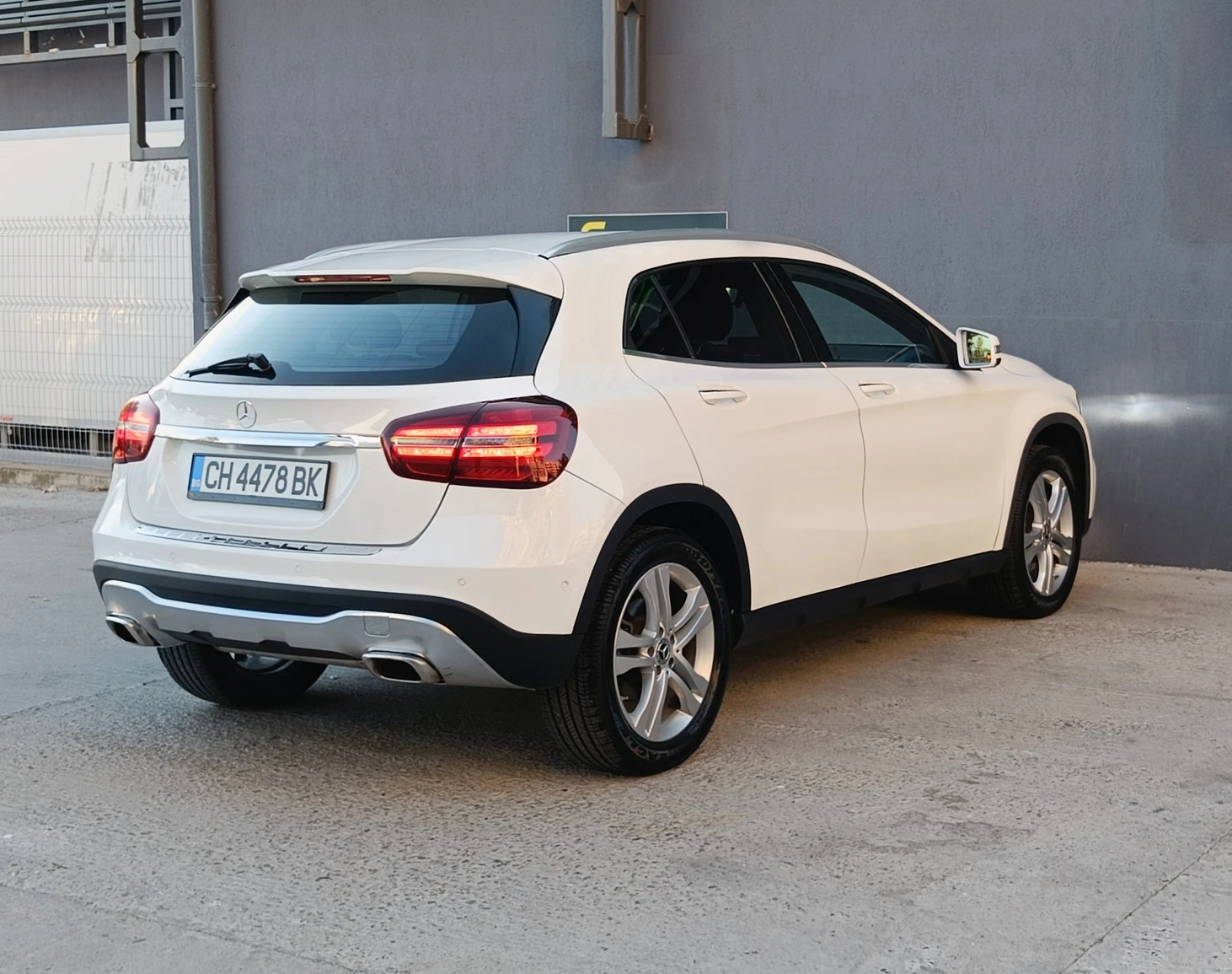 Mercedes-Benz GLA 250 2.0 4MATIC - изображение 8