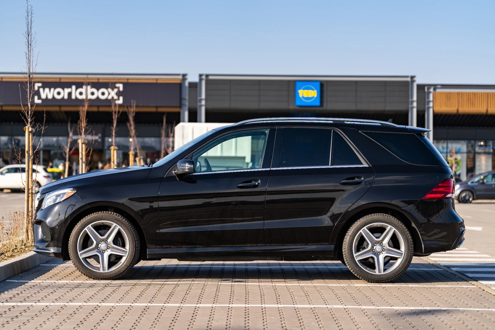 Mercedes-Benz GLE 350 AMG | DIST+ | H/K | 360* , снимка 7 - Автомобили и джипове - 54008038