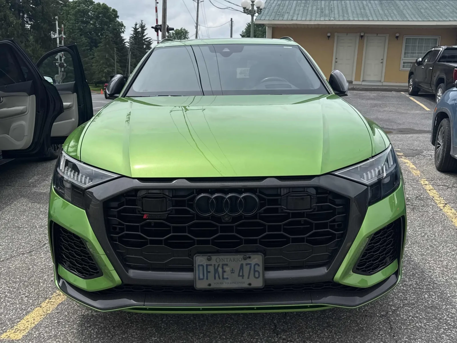 Audi RSQ8 4.0 TFSI quattro, снимка 2 - Автомобили и джипове - 54880020