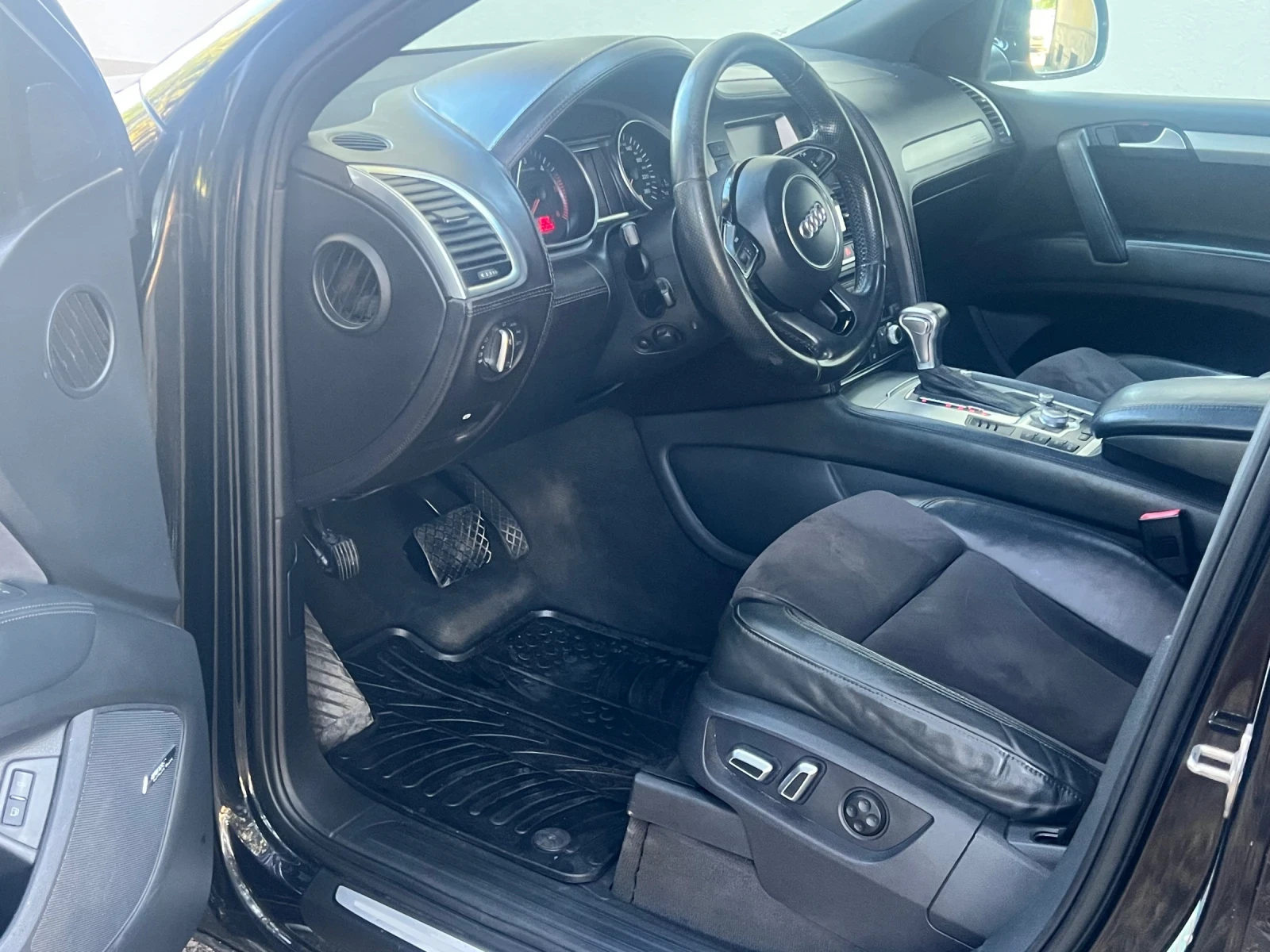 Audi Q7 W12 Facelift* Bose* Camera* SLine* TOP, снимка 12 - Автомобили и джипове - 55244531