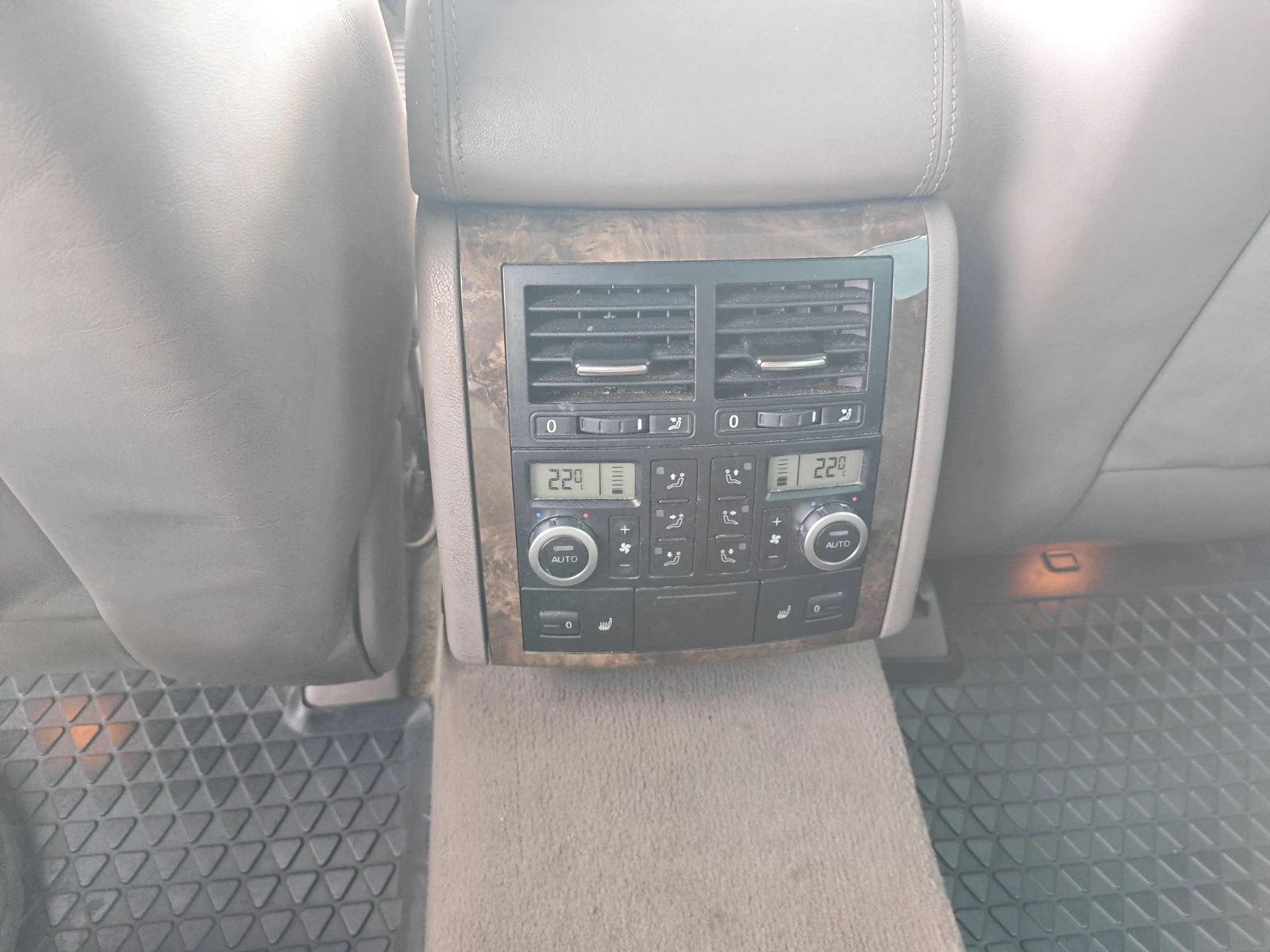 VW Touareg, снимка 9 - Автомобили и джипове - 55976757