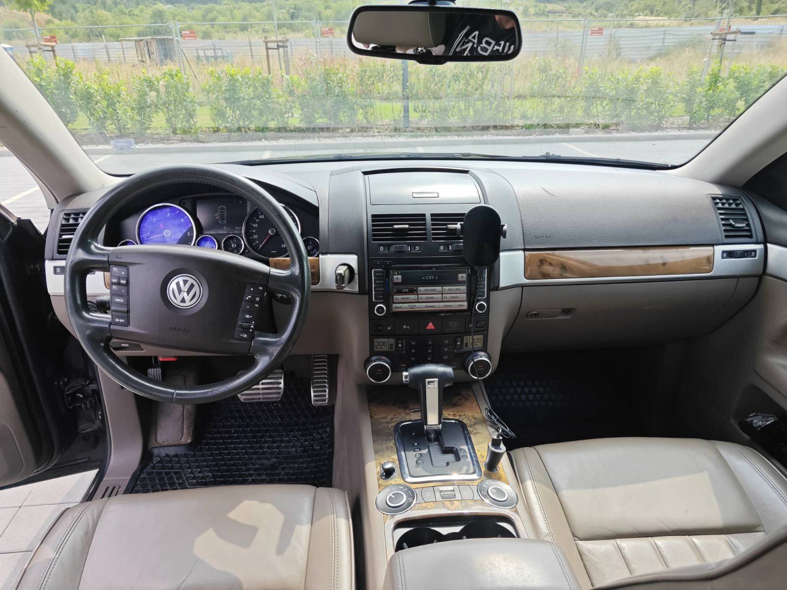 VW Touareg, снимка 8 - Автомобили и джипове - 55976757