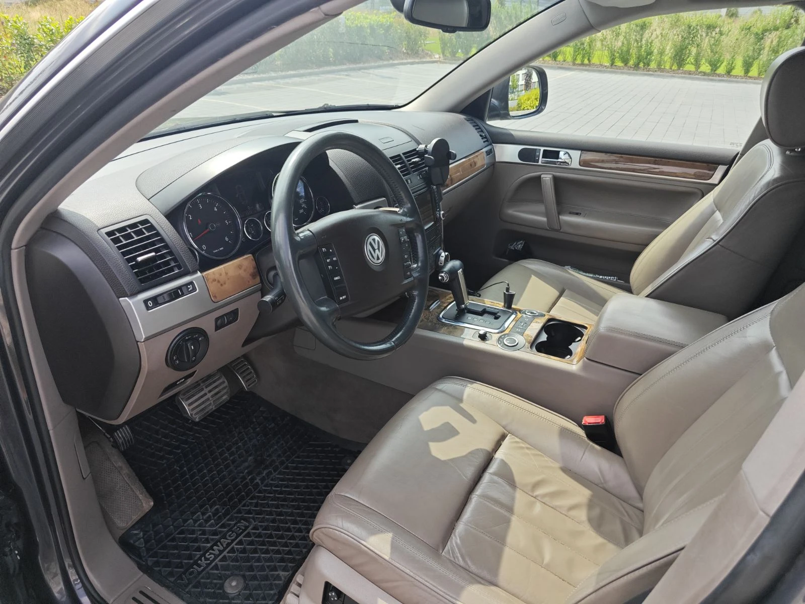 VW Touareg, снимка 7 - Автомобили и джипове - 55976757