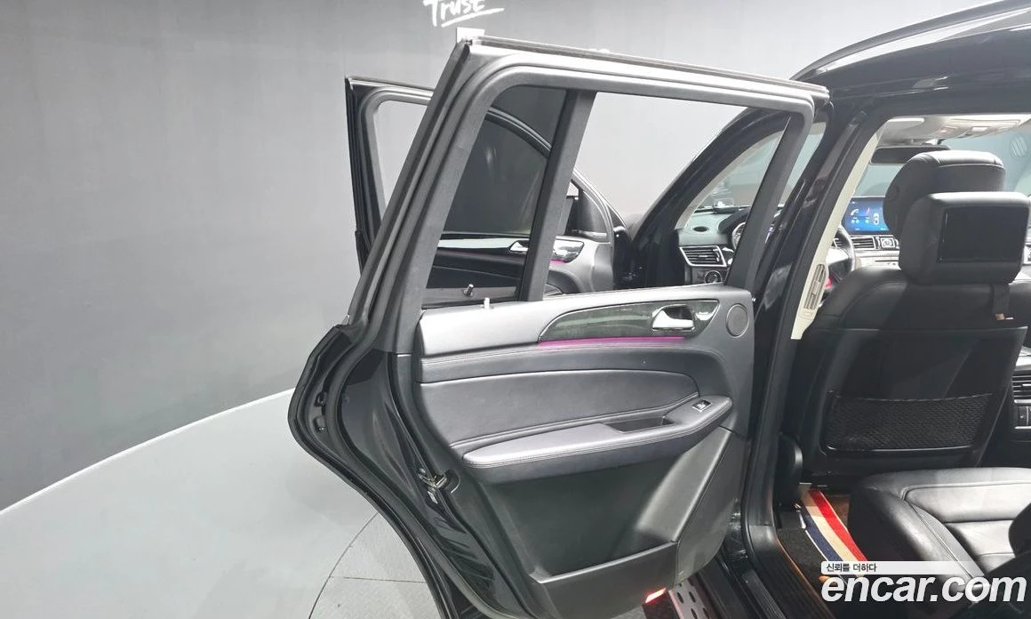 Mercedes-Benz GLS GLS350 d 4MATIC, снимка 13 - Автомобили и джипове - 56122328