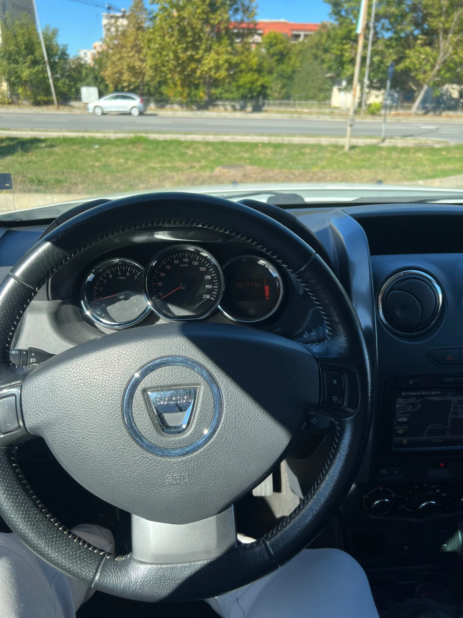 Dacia Duster TCe Euro6/Navi, снимка 8 - Автомобили и джипове - 56345627