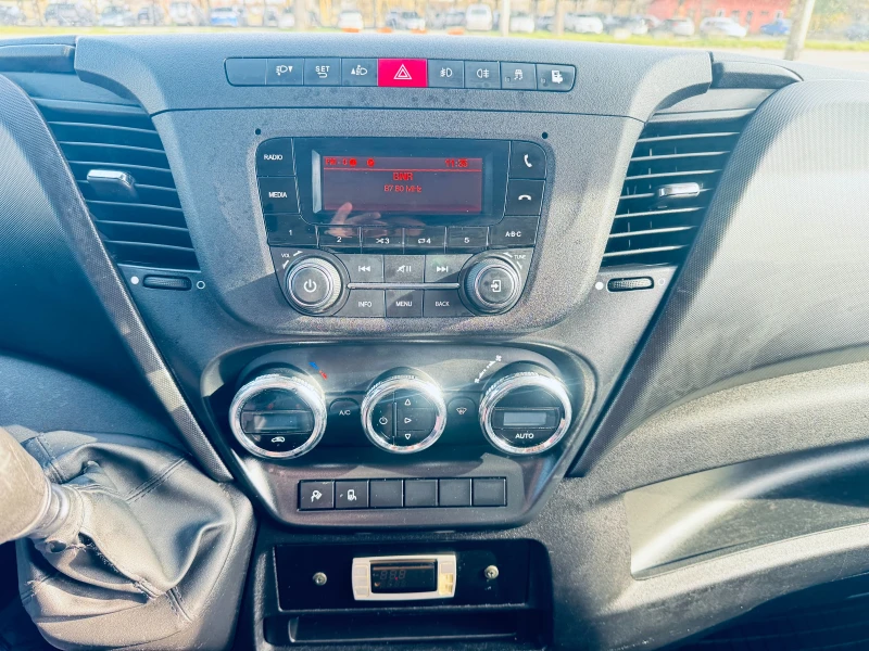 Iveco Daily 35S16V ХЛАДИЛЕН Нов внос Швейцария ТОП СЪСТОЯНИЕ , снимка 11 - Бусове и автобуси - 52658148