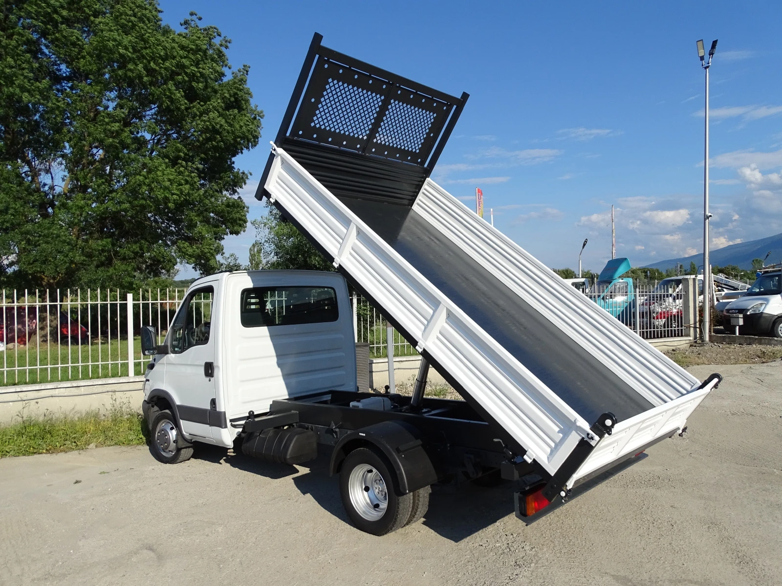 Iveco 35c17 3.0HPI  ТОВАРЕН ОТСЕК  Д- 3.50  Ш-2.01 В 0.40, снимка 2 - Бусове и автобуси - 55688922