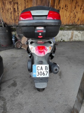 Aprilia Scarabeo 250 ie, снимка 8 - Мотоциклети и мототехника - 45146152