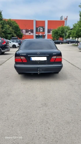 Mercedes-Benz E 220 - 1900 € / 3716.08 лв. - 82351765 3