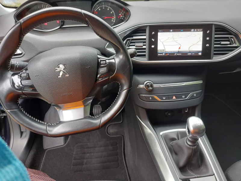 Peugeot 308 1.2 e-THP Active, снимка 13 - Автомобили и джипове - 48489347