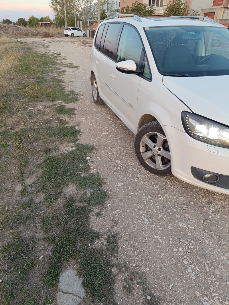 VW Touran, снимка 10 - Автомобили и джипове - 47525508