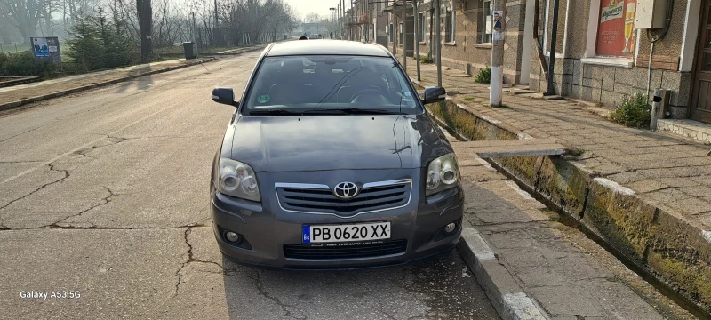 Toyota Avensis 1.8 Facelift, снимка 2 - Автомобили и джипове - 48640696