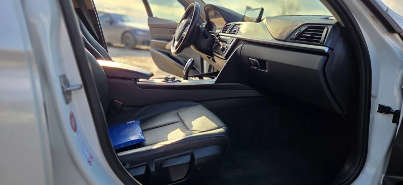 BMW 330 X drive, снимка 14 - Автомобили и джипове - 53133497