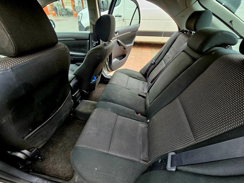 Toyota Avensis 2, 2 D-Cat, снимка 11 - Автомобили и джипове - 53201907