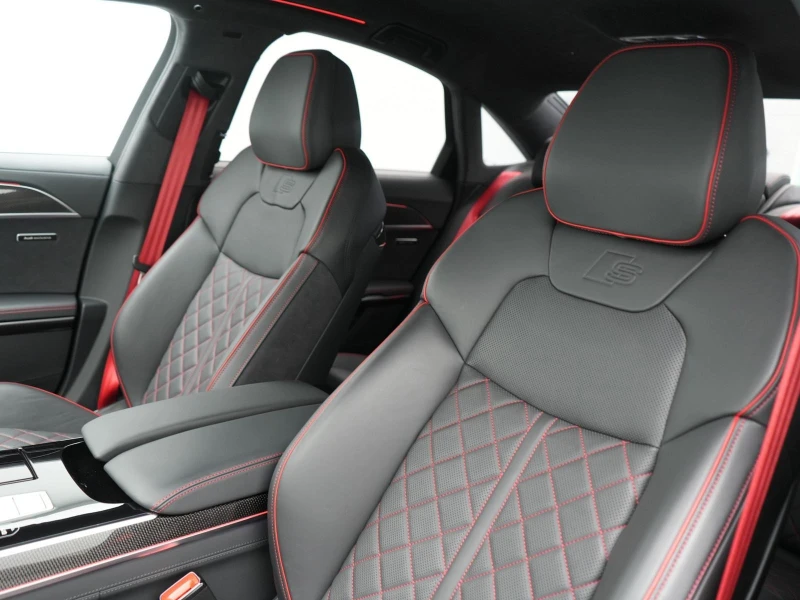 Audi S8 TFSI/CARBON/B&O/360/MATRIX/HEAD UP/, снимка 5 - Автомобили и джипове - 53412268