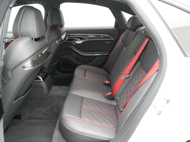Audi S8 TFSI/CARBON/B&O/360/MATRIX/HEAD UP/, снимка 12 - Автомобили и джипове - 53412268