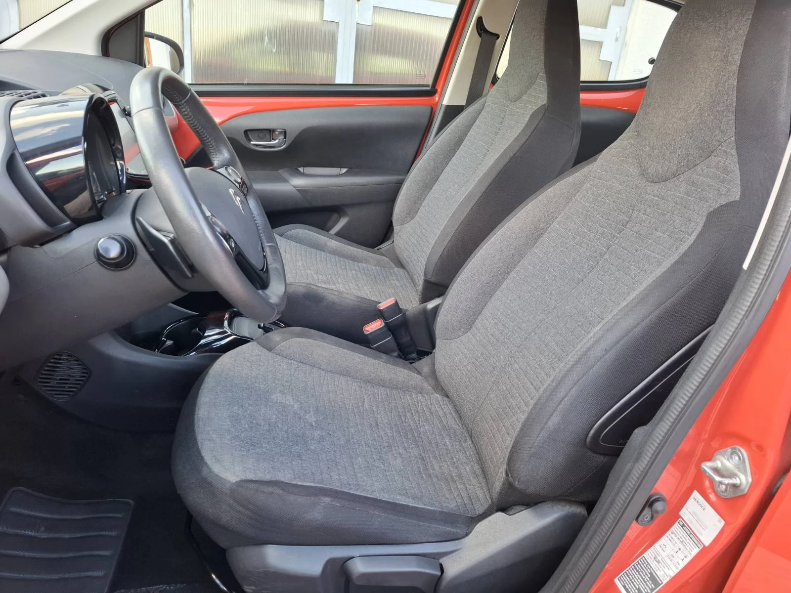 Toyota Aygo 1.0i AВТОМАТИК - изображение 10