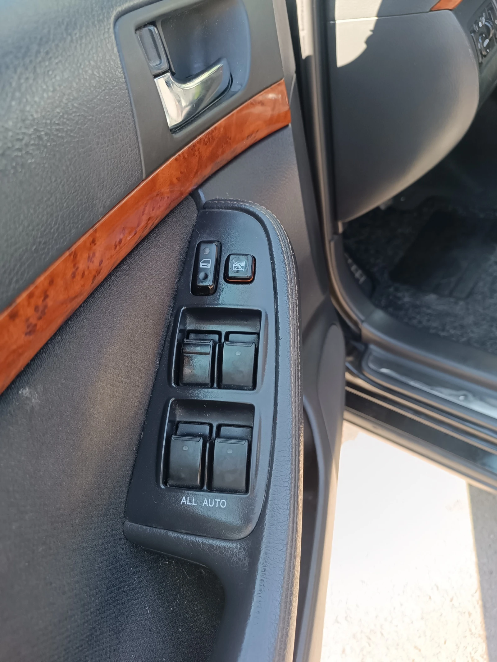 Toyota Avensis  - изображение 9