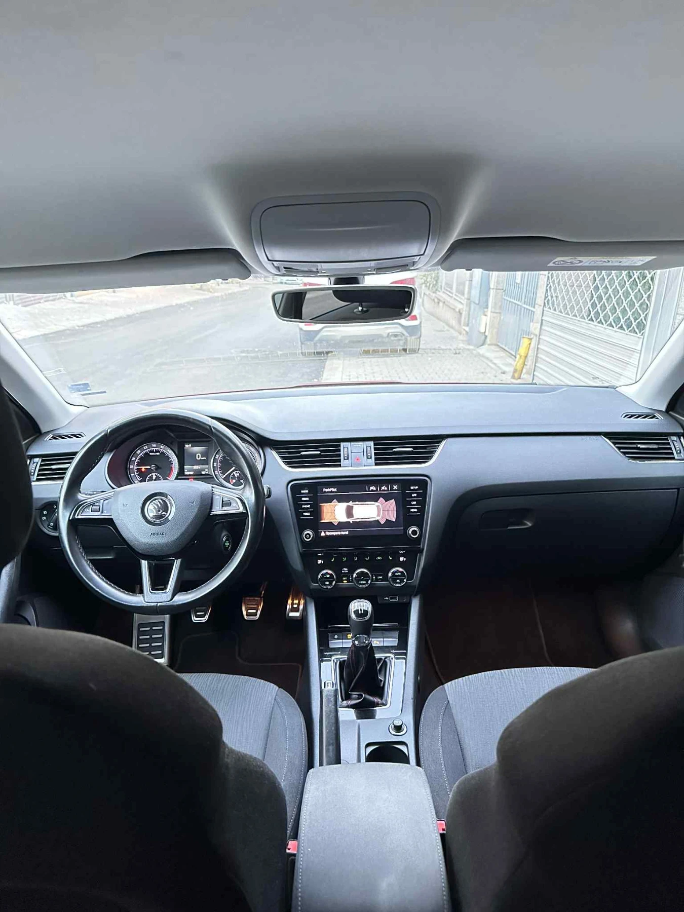 Skoda Octavia 1.6TDI* LED* CarPlay* KeyLess* NAVI* DISTRONIC*  - изображение 8