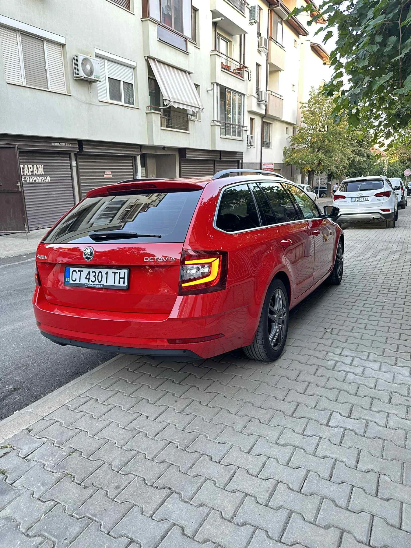 Skoda Octavia 1.6TDI* LED* CarPlay* KeyLess* NAVI* DISTRONIC*  - изображение 7