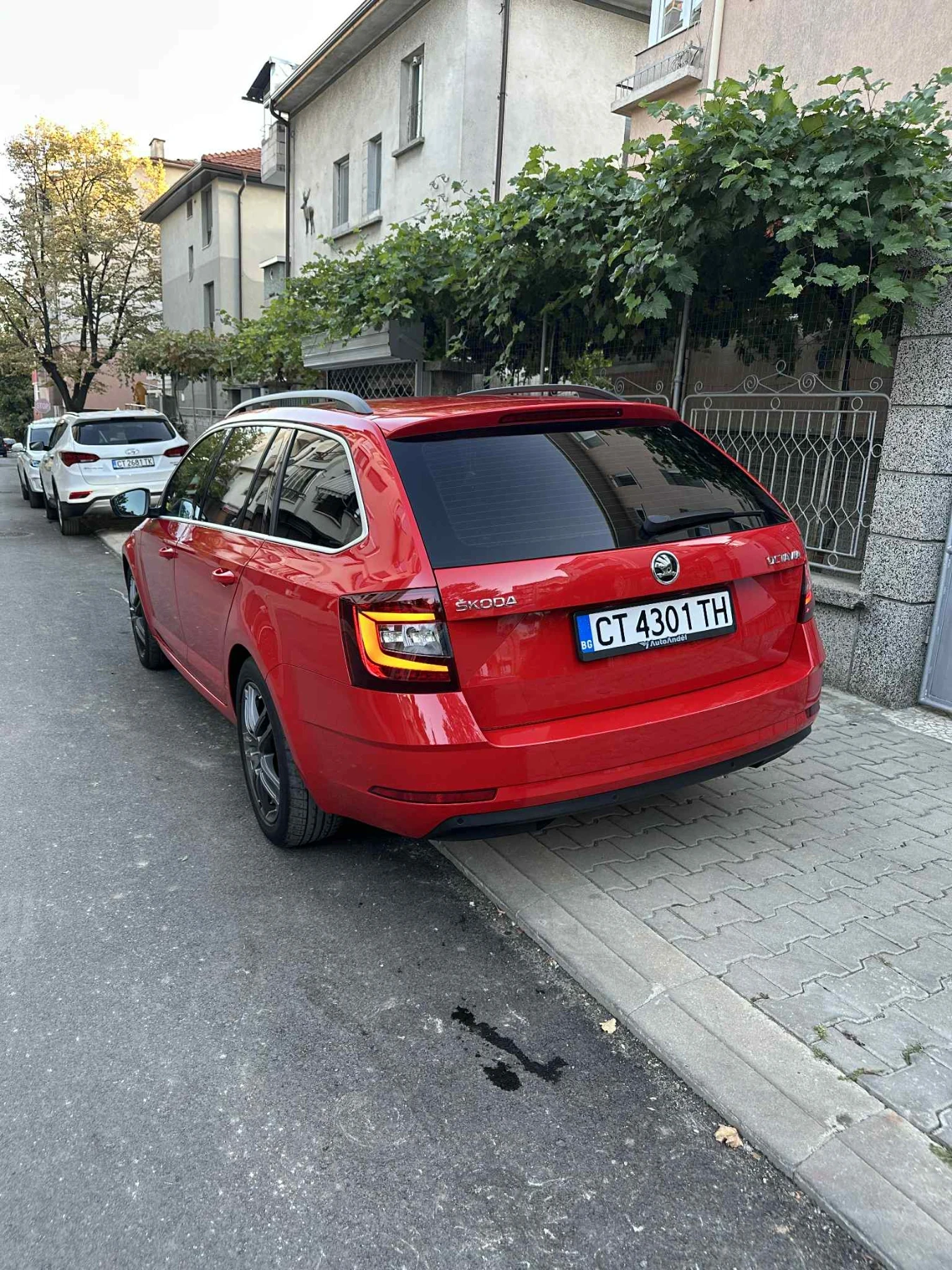 Skoda Octavia 1.6TDI* LED* CarPlay* KeyLess* NAVI* DISTRONIC*  - изображение 6
