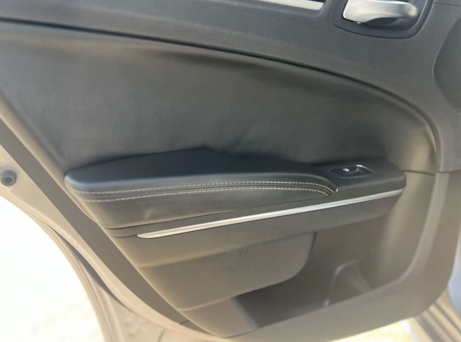 Chrysler 300c 300s / Beats sound system | Mobile.bg   7