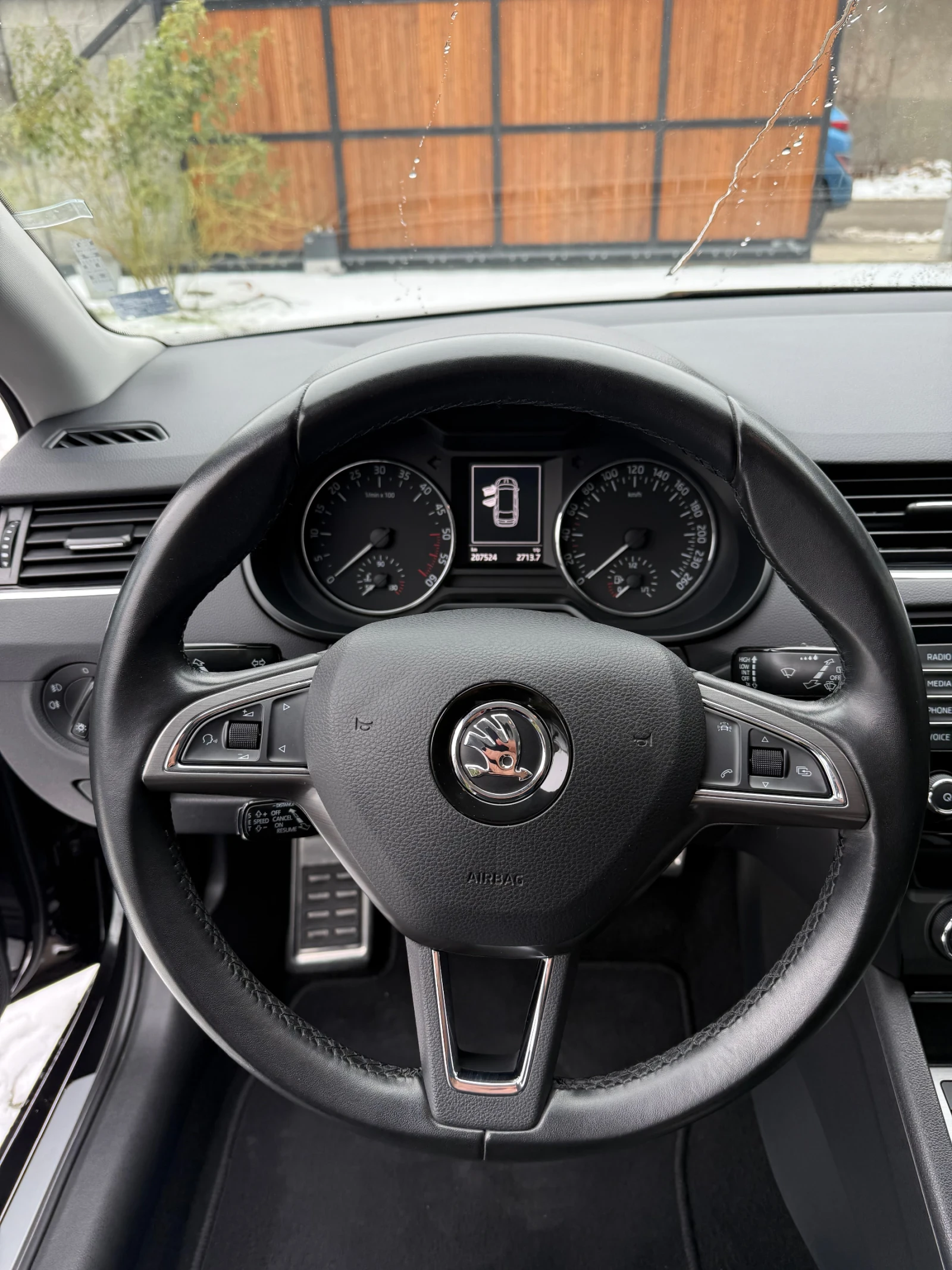 Skoda Octavia JOY 2.0 TDI 150 DSG - изображение 9