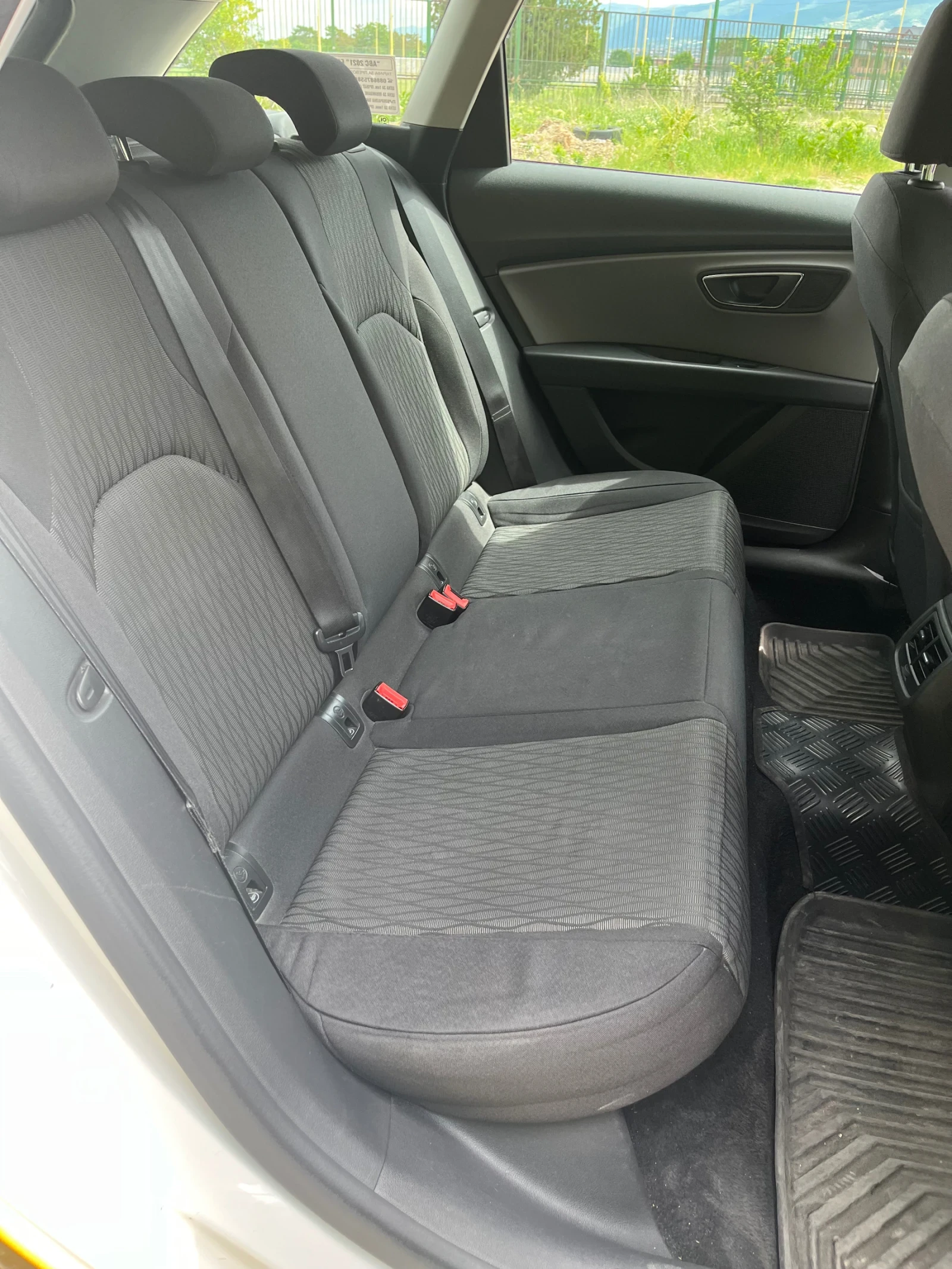 Seat Leon 1.5 TGI//DSG - изображение 10