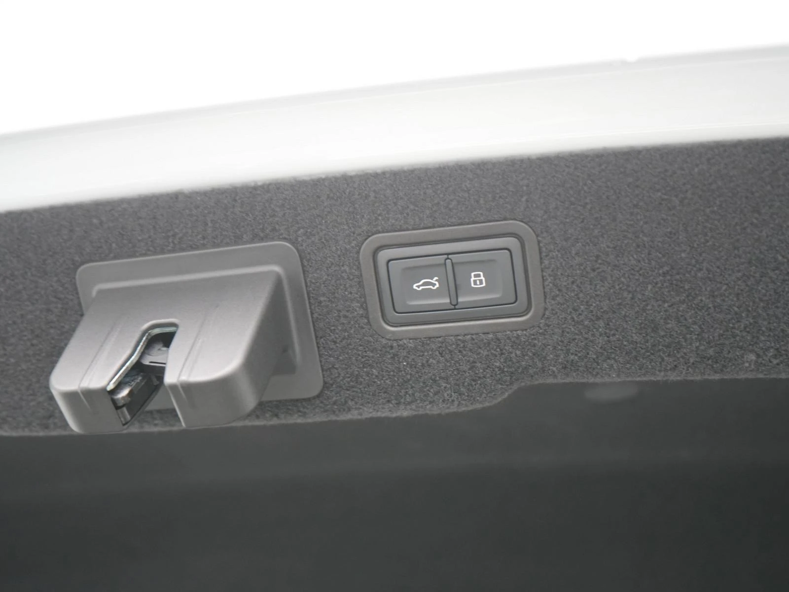 Audi S8 TFSI/CARBON/B&O/360/MATRIX/HEAD UP/ | Mobile.bg � ����������� 14