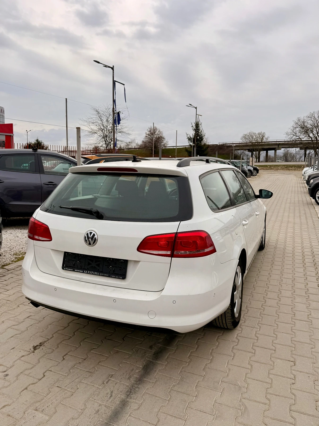 VW Passat 1.6* Нов в внос* Клима* Нави* 105* Бартер* Реален*, снимка 7 - Автомобили и джипове - 53944147