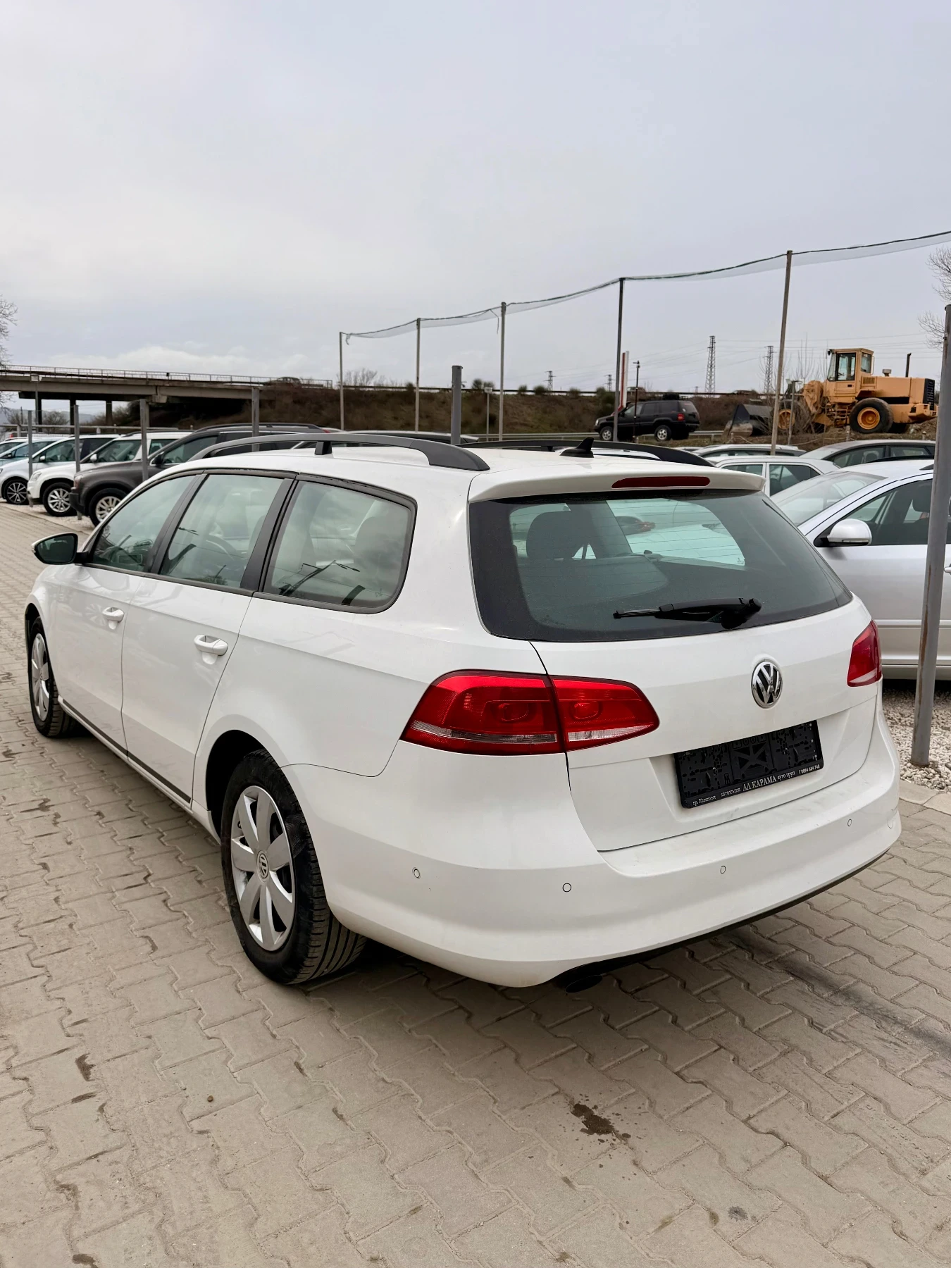 VW Passat 1.6* Нов в внос* Клима* Нави* 105* Бартер* Реален*, снимка 9 - Автомобили и джипове - 53944147