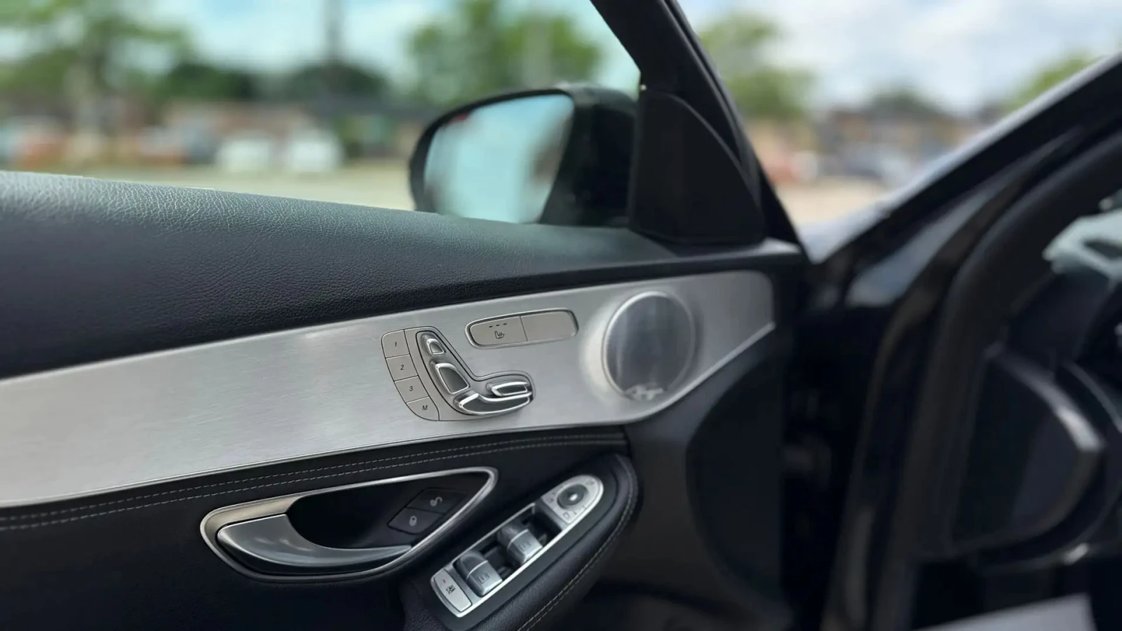 Mercedes-Benz C 400 AMG PACK* 4MATIC* CARFAX* АВТО КРЕДИТ* , снимка 16 - Автомобили и джипове - 54027469